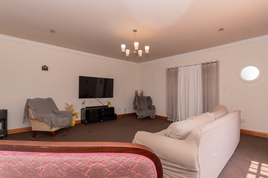 6 Bedroom Property for Sale in Norton Home Estate AH Gauteng