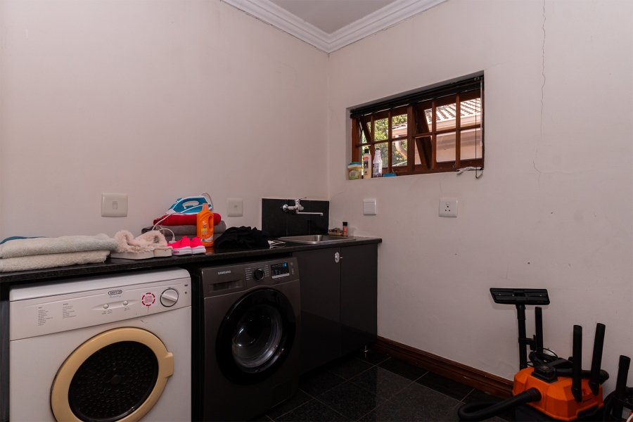 6 Bedroom Property for Sale in Norton Home Estate AH Gauteng