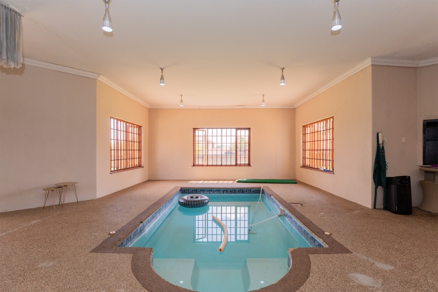 6 Bedroom Property for Sale in Norton Home Estate AH Gauteng