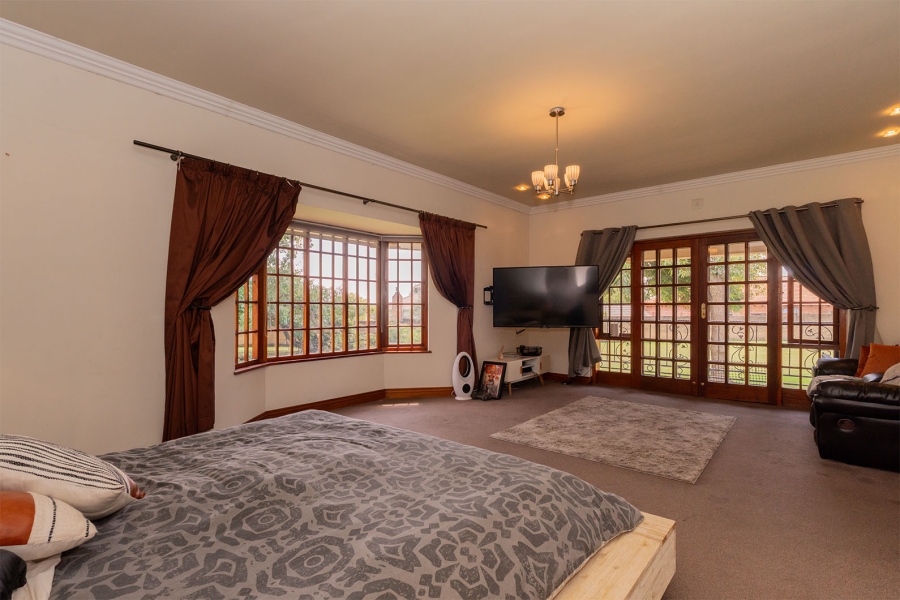 6 Bedroom Property for Sale in Norton Home Estate AH Gauteng