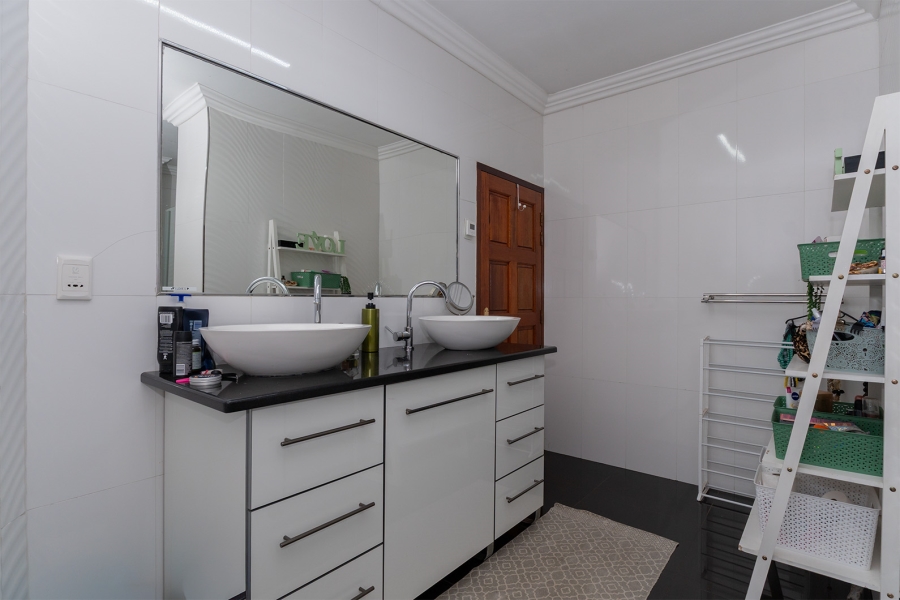 6 Bedroom Property for Sale in Norton Home Estate AH Gauteng