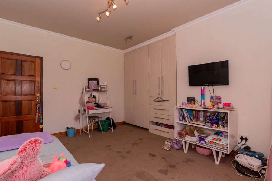 6 Bedroom Property for Sale in Norton Home Estate AH Gauteng