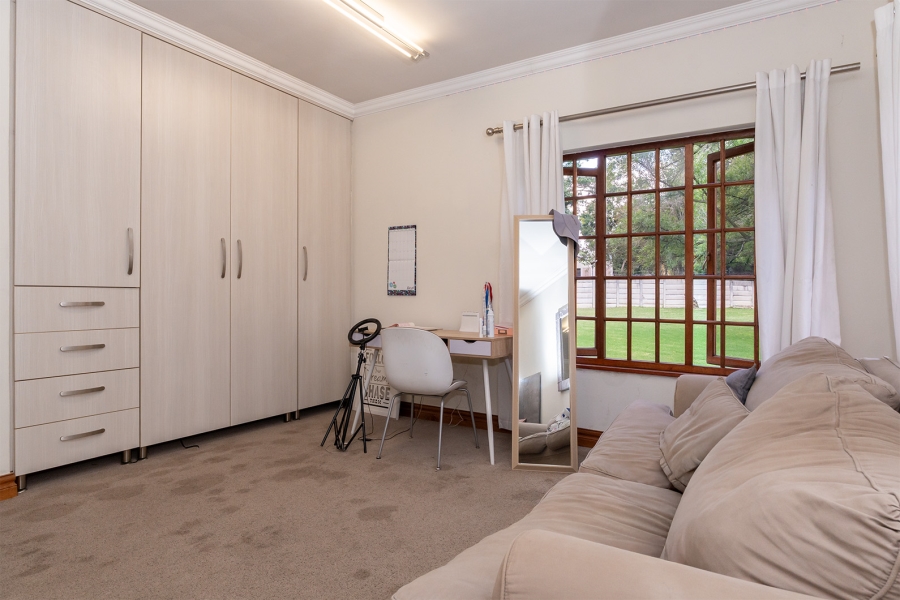 6 Bedroom Property for Sale in Norton Home Estate AH Gauteng