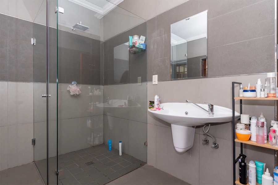 6 Bedroom Property for Sale in Norton Home Estate AH Gauteng