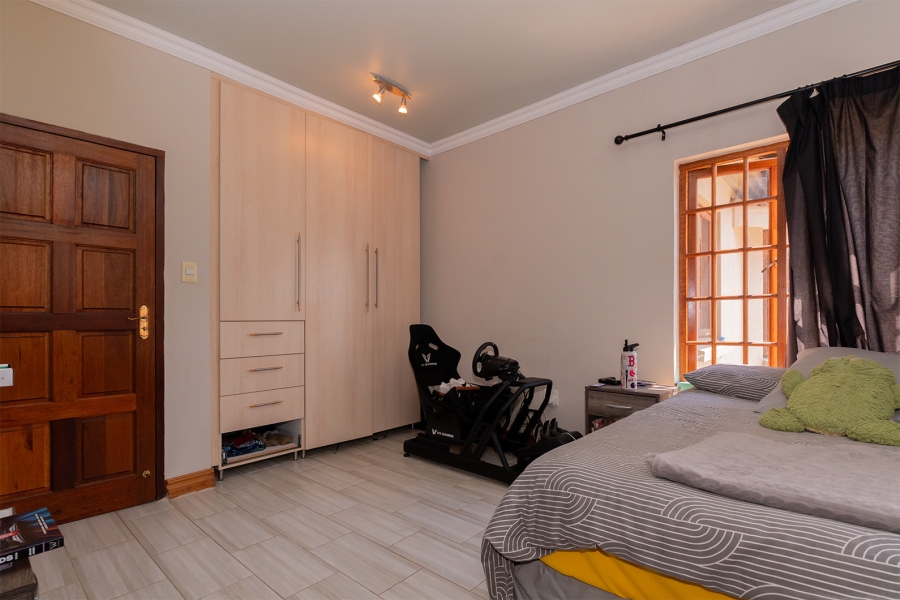 6 Bedroom Property for Sale in Norton Home Estate AH Gauteng