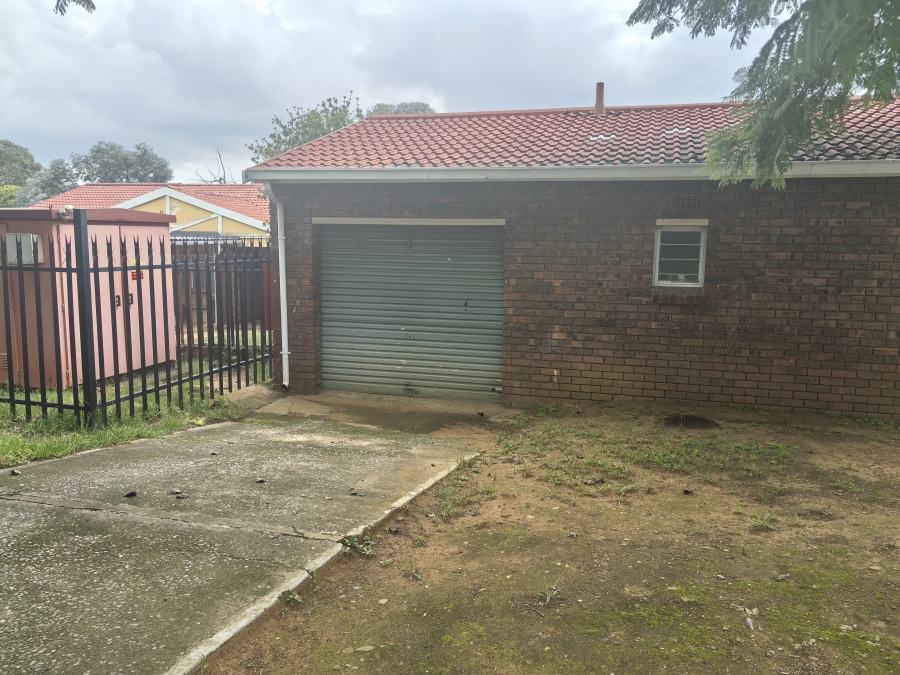 3 Bedroom Property for Sale in Wentworth Park Gauteng
