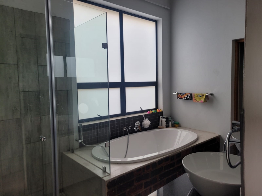 3 Bedroom Property for Sale in Chancliff Ridge Gauteng