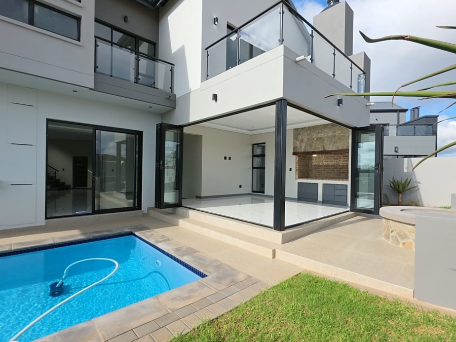 4 Bedroom Property for Sale in Fountainbrook Estate Gauteng