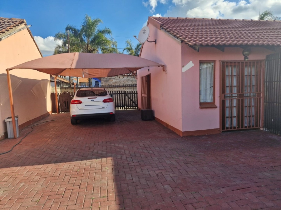 2 Bedroom Property for Sale in Karenpark Gauteng