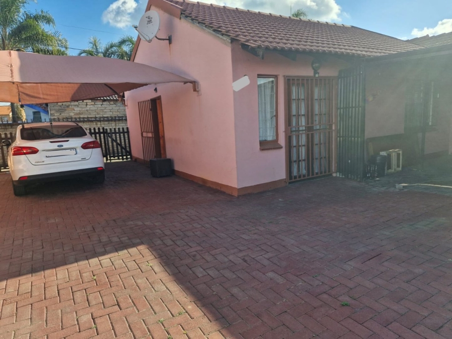 2 Bedroom Property for Sale in Karenpark Gauteng