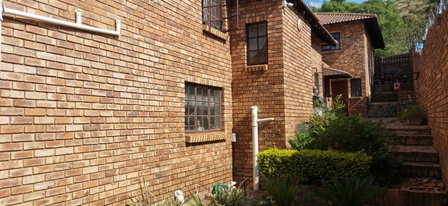 4 Bedroom Property for Sale in Ninapark Gauteng
