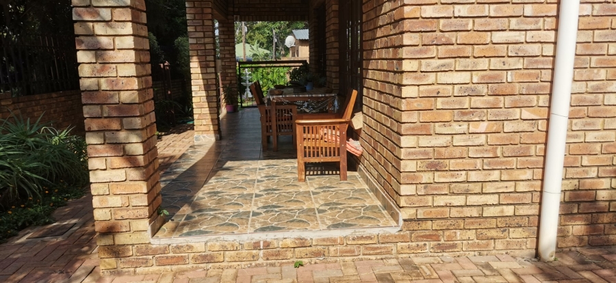 4 Bedroom Property for Sale in Ninapark Gauteng
