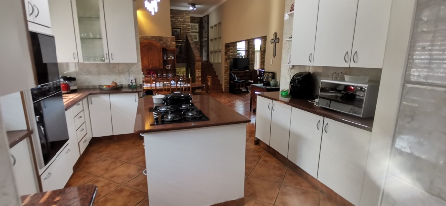 4 Bedroom Property for Sale in Ninapark Gauteng