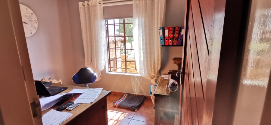 4 Bedroom Property for Sale in Ninapark Gauteng