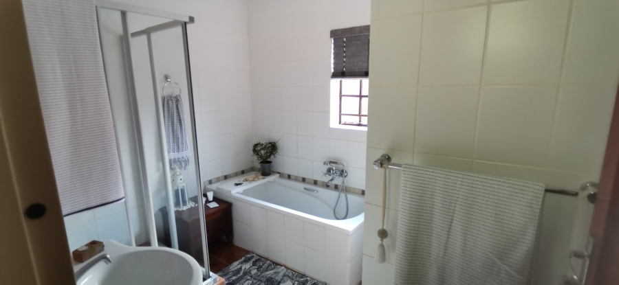 4 Bedroom Property for Sale in Ninapark Gauteng