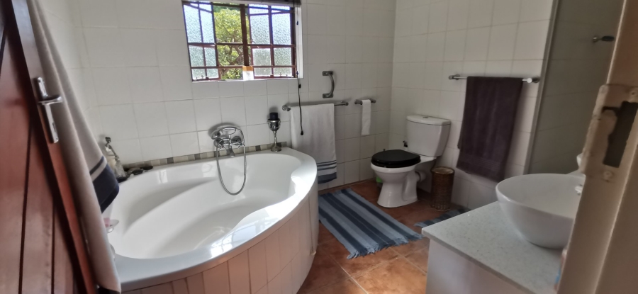 4 Bedroom Property for Sale in Ninapark Gauteng