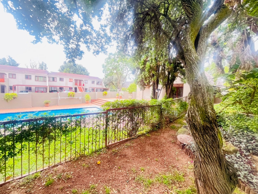 2 Bedroom Property for Sale in Sunninghill Gauteng