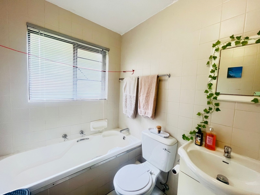 2 Bedroom Property for Sale in Sunninghill Gauteng