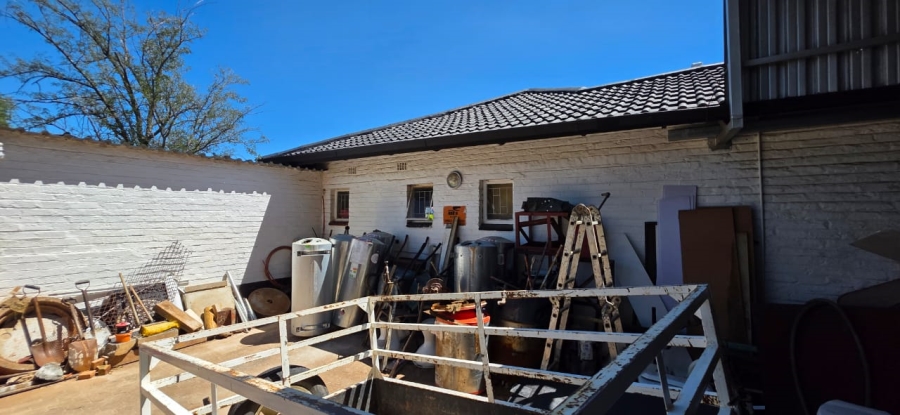 Commercial Property for Sale in Oberholzer Gauteng