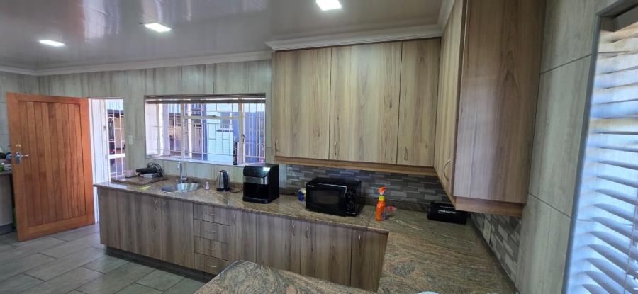 Commercial Property for Sale in Oberholzer Gauteng