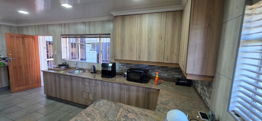 Commercial Property for Sale in Oberholzer Gauteng