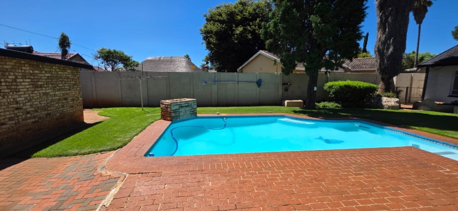 Commercial Property for Sale in Oberholzer Gauteng