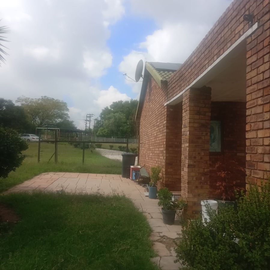 3 Bedroom Property for Sale in Mnandi Gauteng