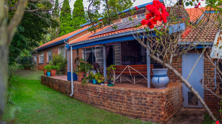 3 Bedroom Property for Sale in Garsfontein Gauteng