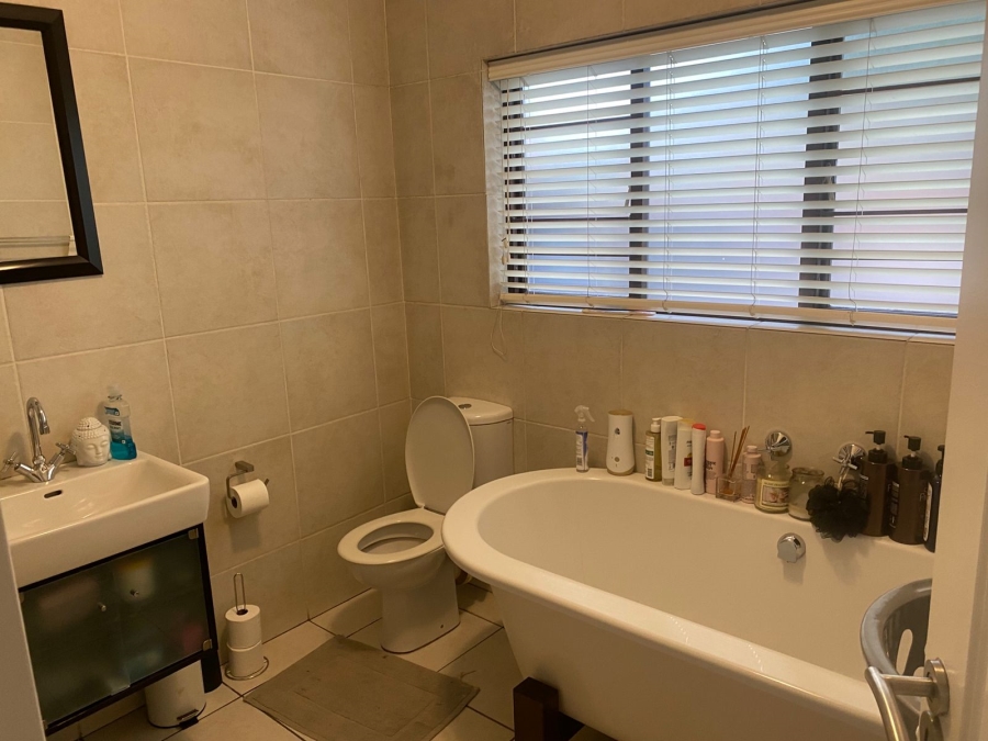 1 Bedroom Property for Sale in Bedfordview Gauteng