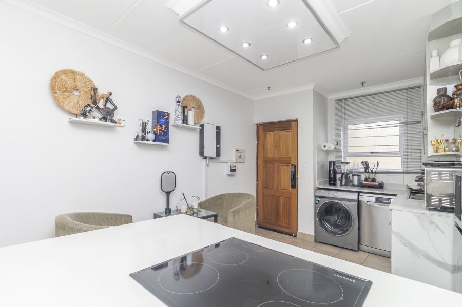 2 Bedroom Property for Sale in Bryanston Gauteng