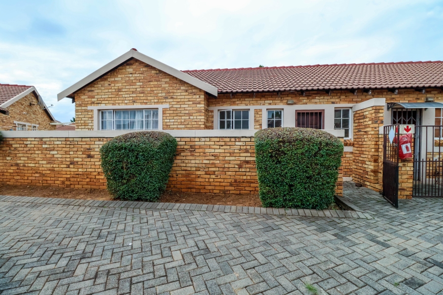 2 Bedroom Property for Sale in Heuwelsig Estate Gauteng