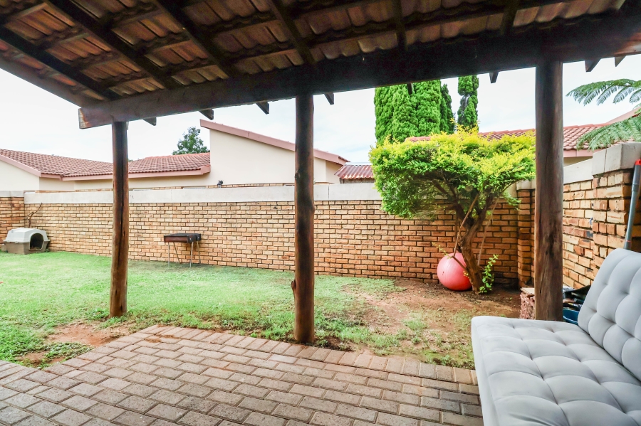 2 Bedroom Property for Sale in Heuwelsig Estate Gauteng