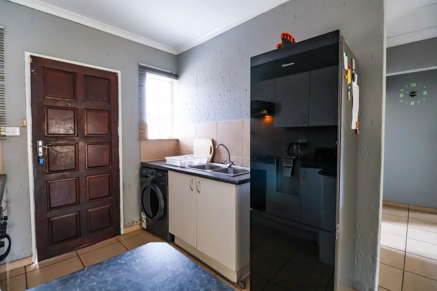 2 Bedroom Property for Sale in Heuwelsig Estate Gauteng