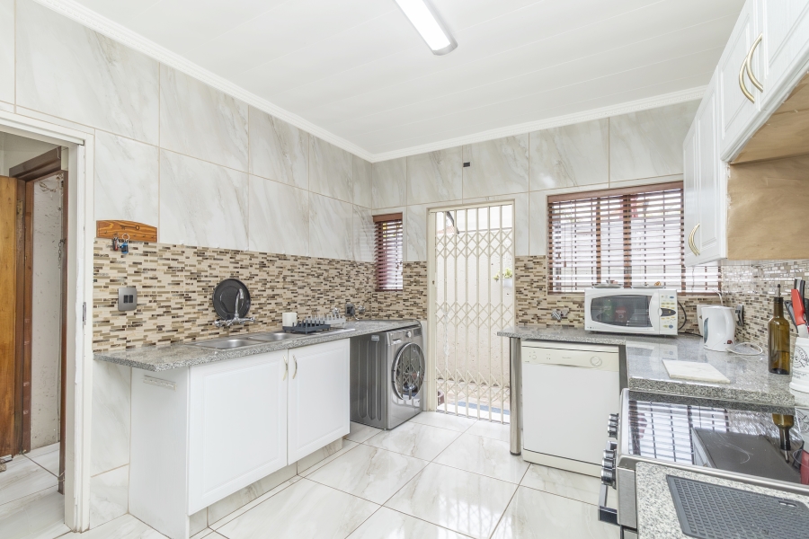 3 Bedroom Property for Sale in Magaliessig Gauteng