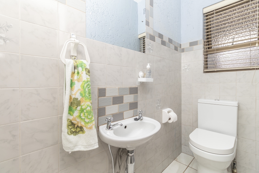 3 Bedroom Property for Sale in Magaliessig Gauteng