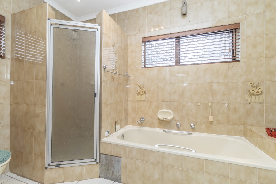 3 Bedroom Property for Sale in Magaliessig Gauteng