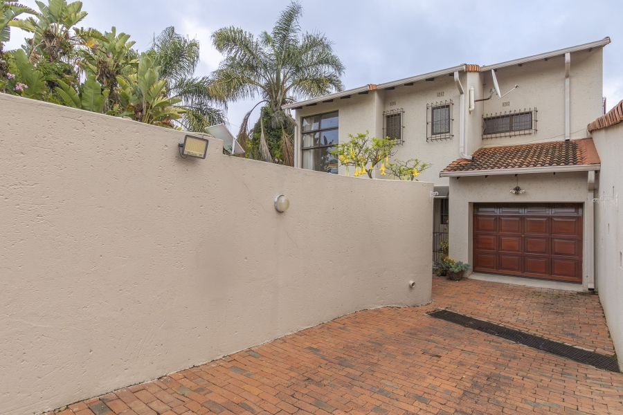 3 Bedroom Property for Sale in Magaliessig Gauteng