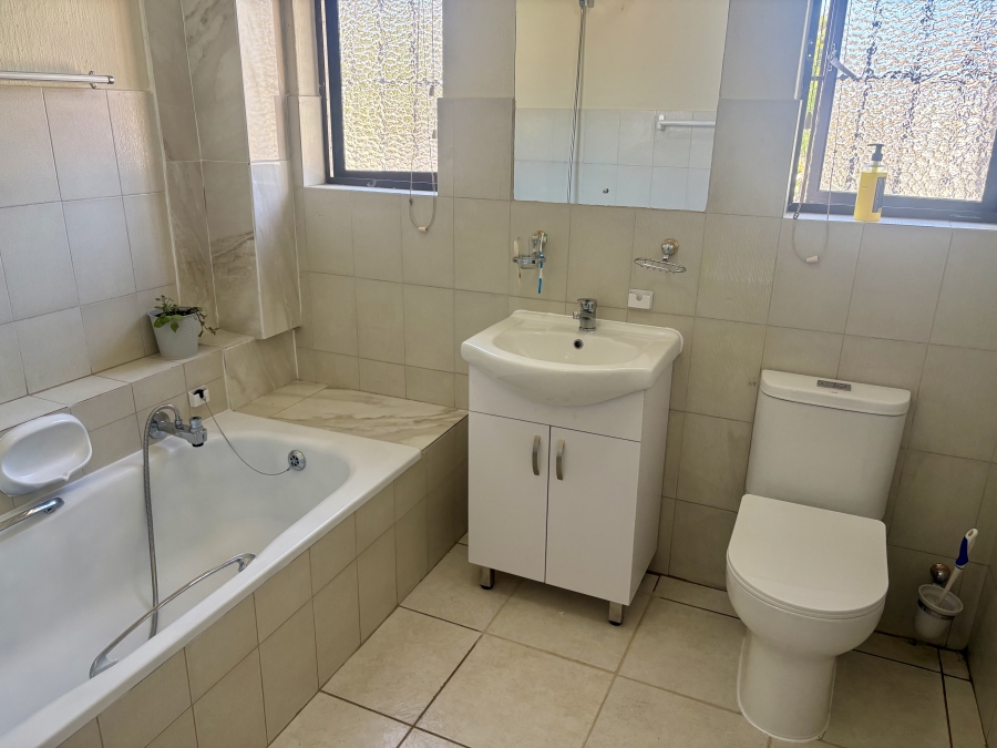 3 Bedroom Property for Sale in Magaliessig Gauteng