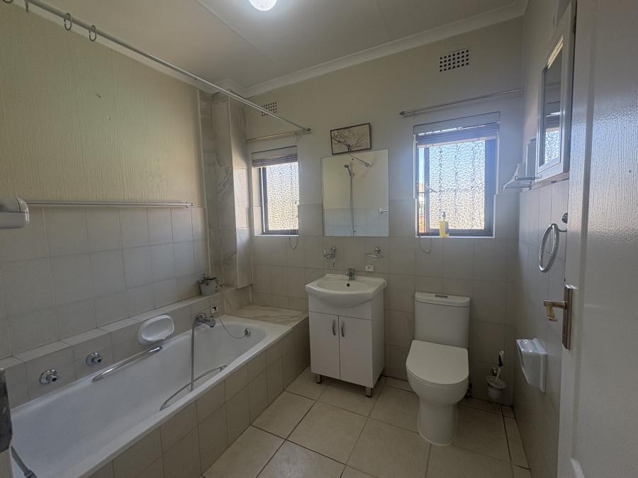 3 Bedroom Property for Sale in Magaliessig Gauteng