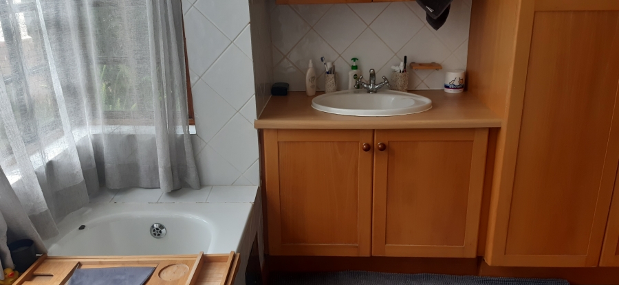 2 Bedroom Property for Sale in Groenkloof Gauteng