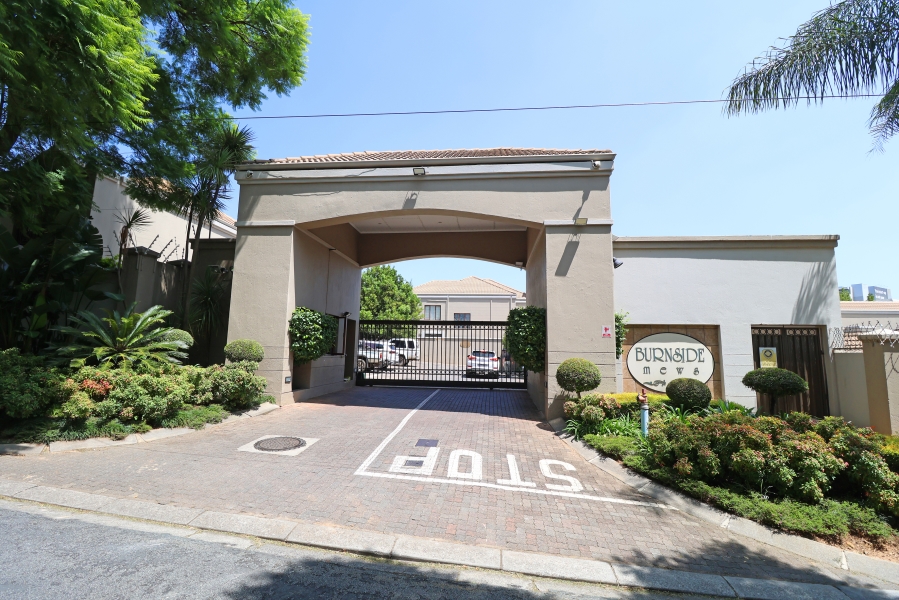 4 Bedroom Property for Sale in Waverley Gauteng