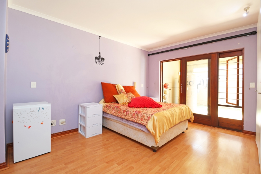 4 Bedroom Property for Sale in Waverley Gauteng