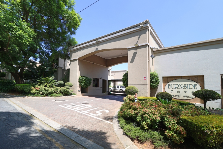 4 Bedroom Property for Sale in Waverley Gauteng