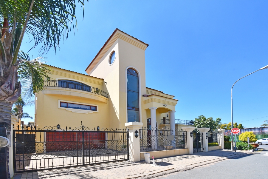 6 Bedroom Property for Sale in Crown North Gauteng