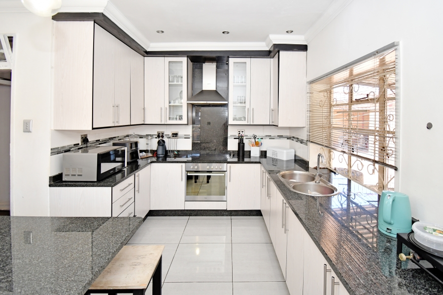 3 Bedroom Property for Sale in Crosby Gauteng