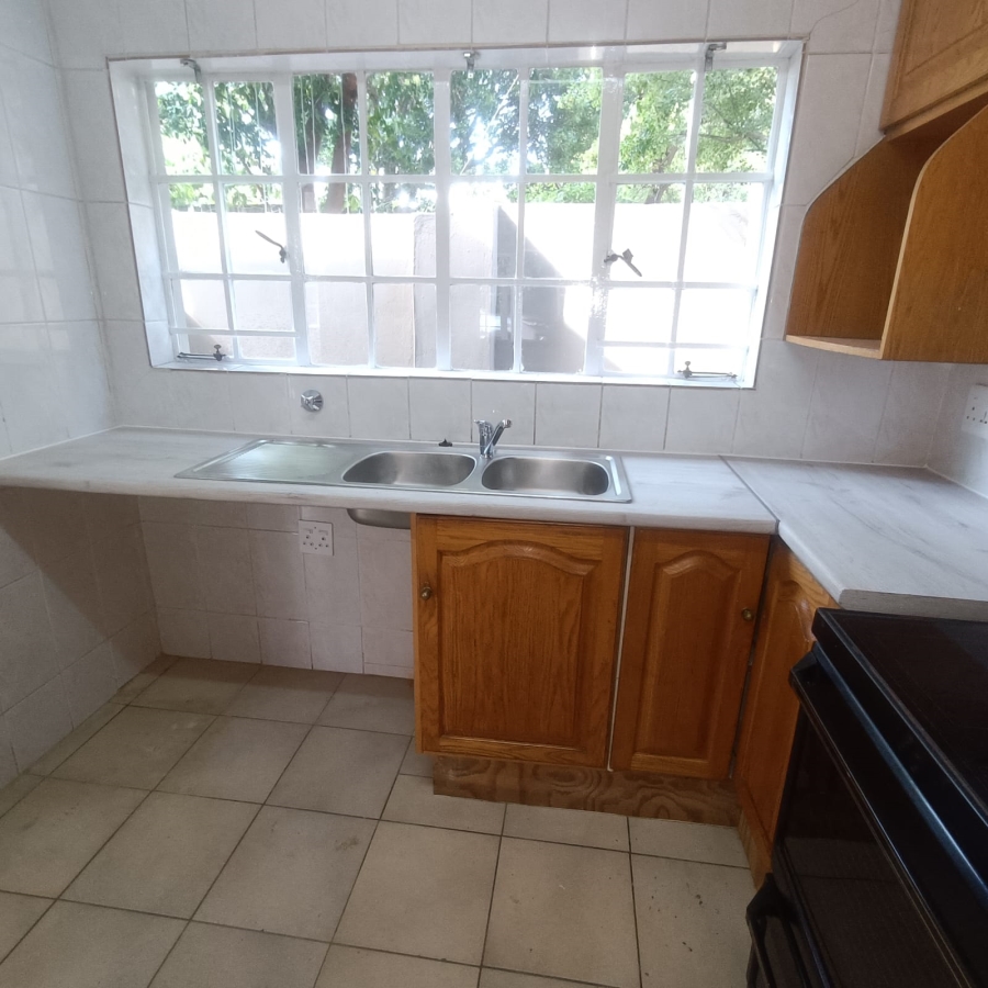 To Let 3 Bedroom Property for Rent in Blackheath Gauteng