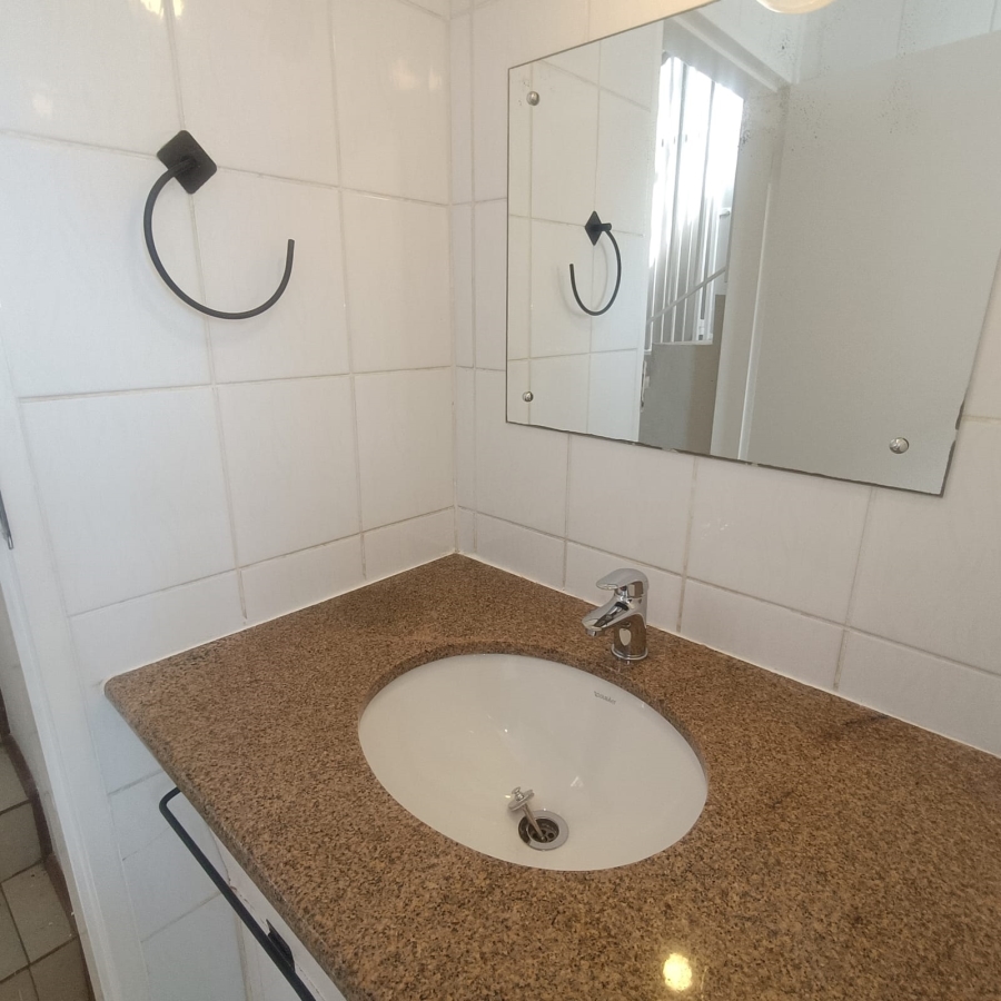 To Let 3 Bedroom Property for Rent in Blackheath Gauteng