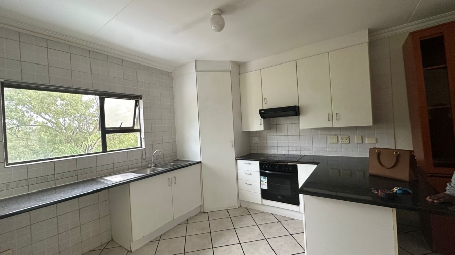 To Let 2 Bedroom Property for Rent in Sunninghill Gauteng