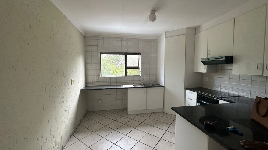 To Let 2 Bedroom Property for Rent in Sunninghill Gauteng