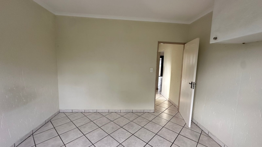 To Let 2 Bedroom Property for Rent in Sunninghill Gauteng